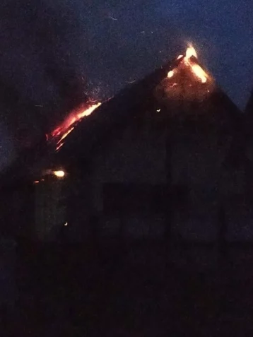 Фото: Крупный пожар в кузбасском городе сняли на видео 1