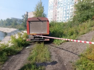 Фото: Два человека погибли после наезда КамАЗа в Кузбассе: водитель предстанет перед судом 1