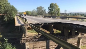 Фото: Автомобильный мост обвалился в Харькове  1