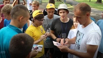 Фото: Чемпион мира по волейболу сыграл с юными геологами в Кемеровском районе 1