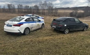 В Кузбассе пьяный водитель-бесправник устроил погоню, уходя от ГАИ