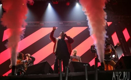 «18 мне уже»: концерт группы «Руки вверх!» в Кемерове