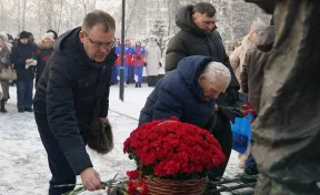 Губернатор Кузбасса почтил память защитников и жителей блокадного Ленинграда 