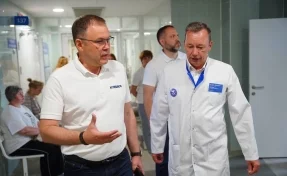 Губернатор Кузбасса проверил работу новой поликлиники в Бачатском
