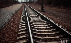 Поезд насмерть сбил пенсионерку в Кузбассе