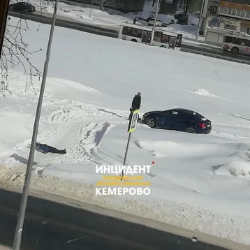 Фото: В Кемерове возле ТЦ умер мужчина 1