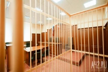 Фото: Заседание в кемеровском суде: 13 наркоторговцам продлили арест на три месяца 1