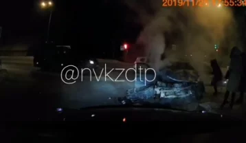 Фото: В Кузбассе автомобиль после ДТП сбил пешехода 1