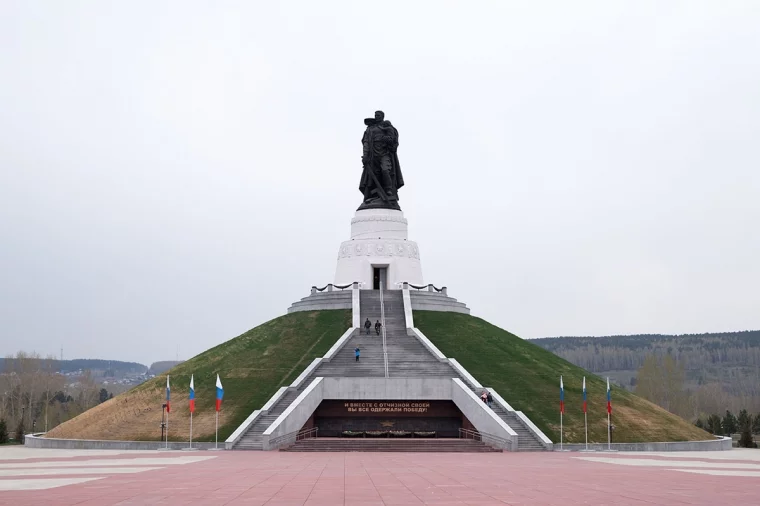Фото: История в деталях: как прошла первая идентичная экскурсия к монументу Воину-освободителю 2