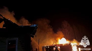 Фото: В Кузбассе из-за неисправной печи загорелся частный дом 2