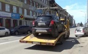 С улиц Кемерова эвакуировали 31 автомобиль