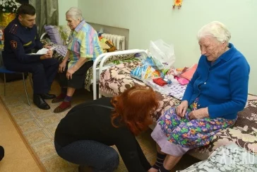 Фото: Новый год в Журавлёво: как читатели А42.RU поздравили бабушек и дедушек 15