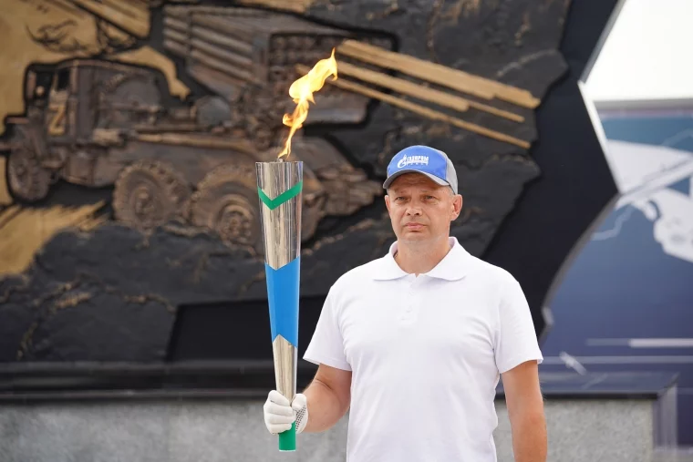 Фото: В Новокузнецке зажгли Вечный огонь на Площади защитников Донбасса 6