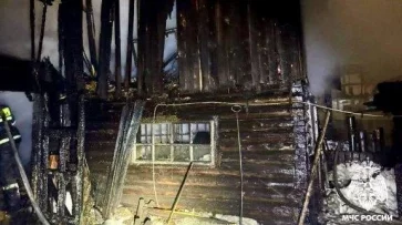 Фото: В кузбасском городе разом сгорели несколько построек: в МЧС назвали причину пожара 2