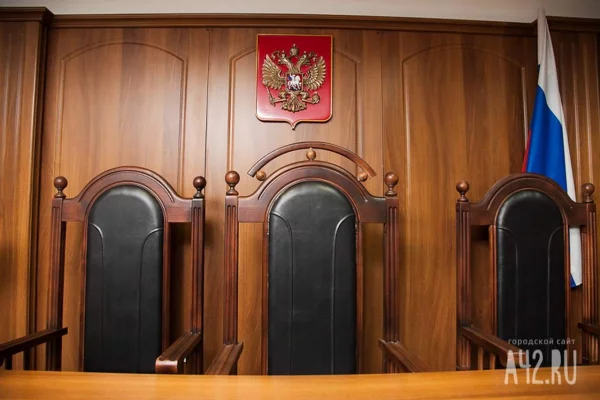 20 томов и 99 свидетелей: в суде Прокопьевска рассказали о рассмотрении дела об истязаниях мальчика матерью и отчимом