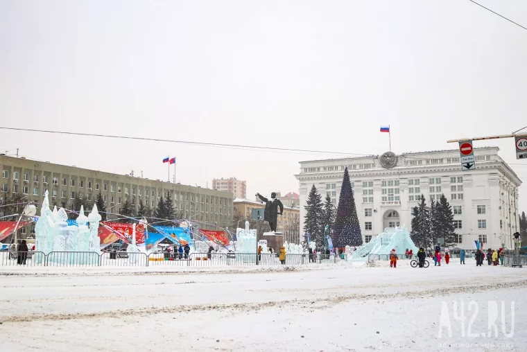 Фото: Зимняя карта чудес: как выглядят десять ледовых городков в Кемерове 144