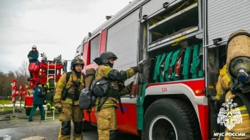 Фото: В Новокузнецке пожарные «потушили» торговый центр: на месте работали 22 человека 2