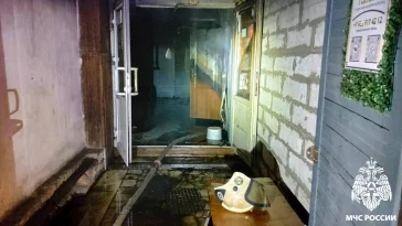 Фото: В Новокузнецке 18 человек два часа тушили пожар в сауне 2