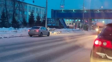 Фото: В Кемерове водитель получил крупный штраф из-за фото очевидца 1