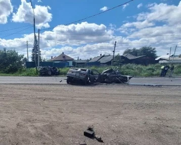 Фото: В Кузбассе водитель иномарки на скорости 140 км/ч влетел в ВАЗ: дело ушло в суд 1