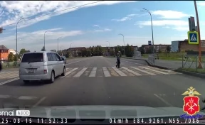 В Юрге водитель поплатился за езду на красный свет