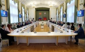 Власти Кузбасса наградили 43 человека по случаю празднования Дня энергетика