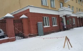 В Кемерове от снега и сосулек очистили более 900 кровель многоэтажек