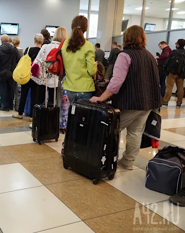 В Ереване 150 российских туристов застряли в аэропорту из-за непогоды