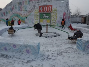 Фото: Кузбасские осуждённые построили необычный снежный городок 3