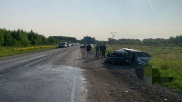 Фото: Под Новосибирском столкнулись иномарка и микроавтобус: есть погибшие 4