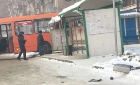 Появилось видео с места столкновения автобуса с машиной ДПС в Кемерове