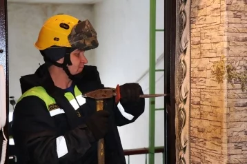 Фото: В Кемерове спасатели помогли сохранить жизнь пожилой женщине 1