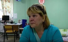 Медсестра из Кемерова со слезами на глазах рассказала о работе с заражёнными COVID-19