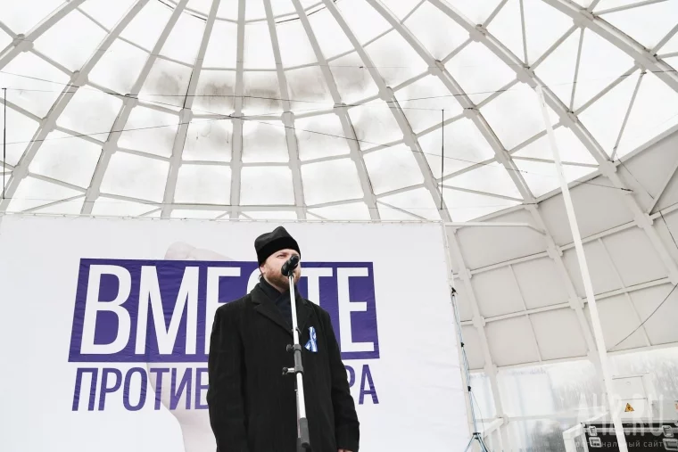 Фото: Нас не запугать: в Кемерове прошла акция в память жертв терроризма  38