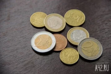 Фото: Курс евро в России превысил 74 рубля впервые с 2016 года 1
