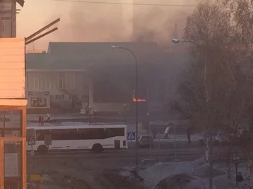 Фото: На сцене центра творчества в Берёзовском произошёл пожар 1