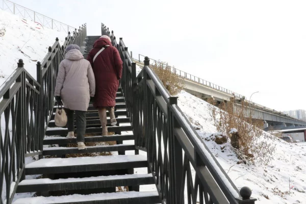 В Кемерове завершается строительство спуска с Кузбасского моста к деревне Красной