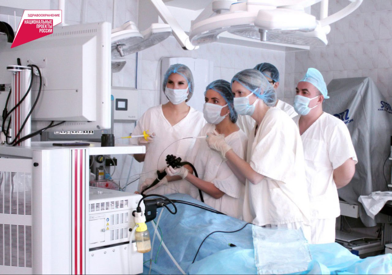 Кузбасские врачи удалили опухоль кишки в труднодоступном месте без удаления органов