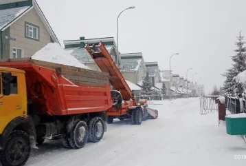 Фото: Глава Кемерова поручил усилить очистку дворов многоэтажек от снега 1