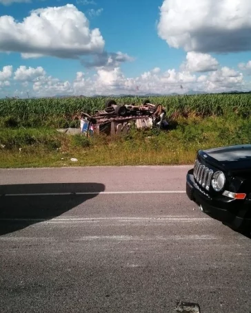 Фото: В Доминикане автобус с российскими туристами попал в ДТП и перевернулся 2