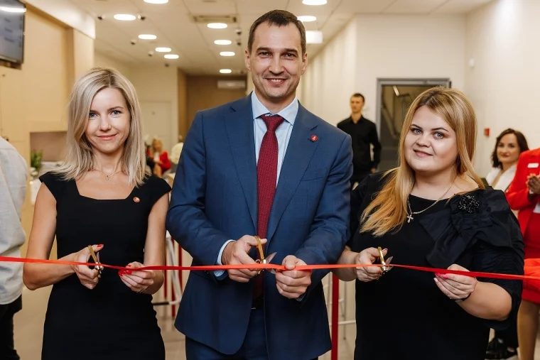 Фото: Инновации для каждого: Альфа-Банк открыл первый в Кузбассе phygital-офис 2