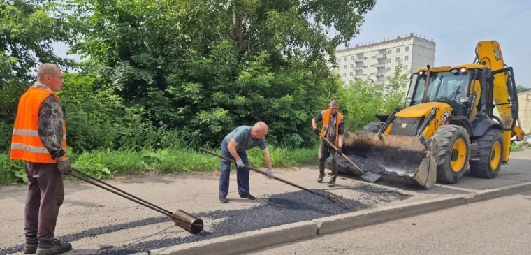 Фото: В Новокузнецке отремонтировали разбитый тротуар на улице Дузенко после вмешательства прокуратуры 2