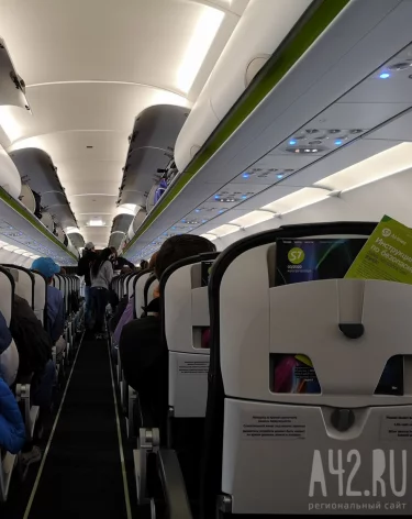 Тело мужчины с признаками асфиксии нашли в туалете самолёта Абакан — Москва