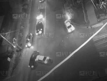 Фото:  В Кузбассе произошло жёсткое тройное ДТП: инцидент попал на видео 1