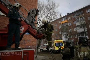 Фото: В Кемерове 30 человек эвакуировались из многоэтажки на Ленинградском проспекте 1