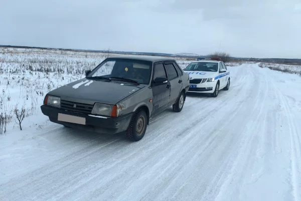 В Кузбассе задержали 48-летнего пьяного водителя без прав