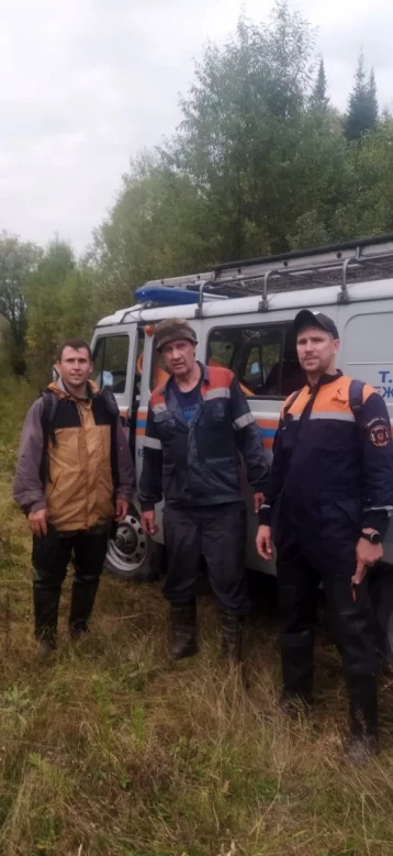 Фото: В Кузбассе двое взрослых и ребёнок заблудились в лесу 1