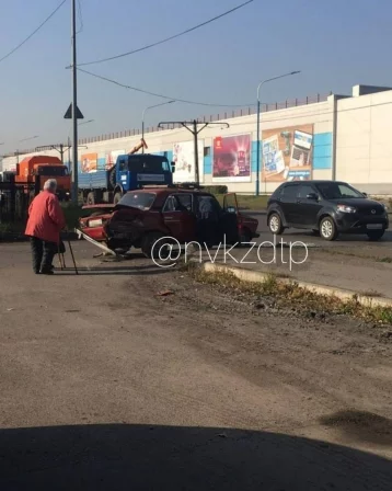 Фото: Жёсткая авария с участием четырёх автомобилей произошла в Кузбассе 2