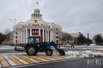 Фото: Мэрия Кемерова выявила недочёты по уборке снега  1