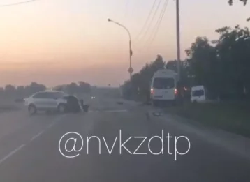 Фото: Появилось видео серьёзного ДТП возле аэропорта в Кузбассе 1
